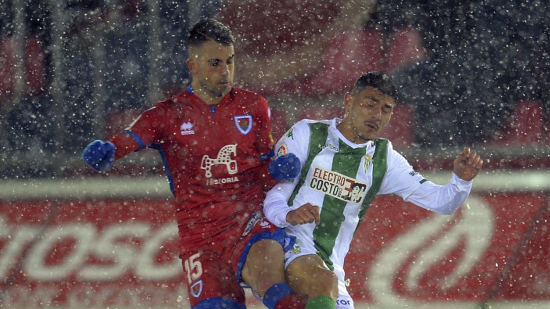El Numancia sufre bajo la nieve, pero derrota al Córdoba