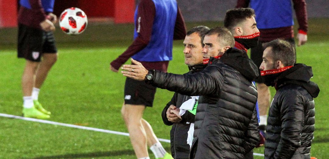 Garitano, durante un entrenamiento del Athletic Garitano, durante un entrenamiento del Athletic