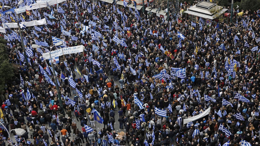Multitudinaria protesta en Atenas contra el cambio de nombre de Macedonia del Norte