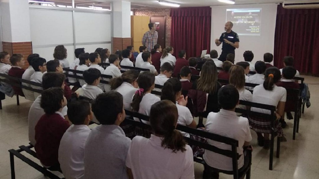 El programa Agente Tutor/a de la Policía Local forma a 21.404 participantes