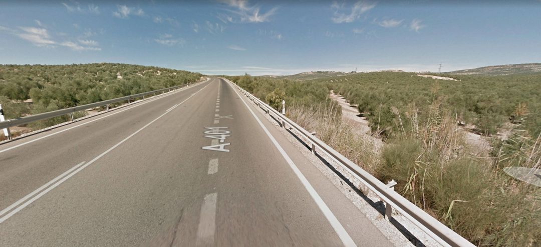 Fallece tras volcar con su coche entre Úbeda y Jódar y ser atropellado al intentar pedir ayuda Fallece tras volcar con su coche entre Úbeda y Jódar y ser atropellado al intentar pedir ayuda