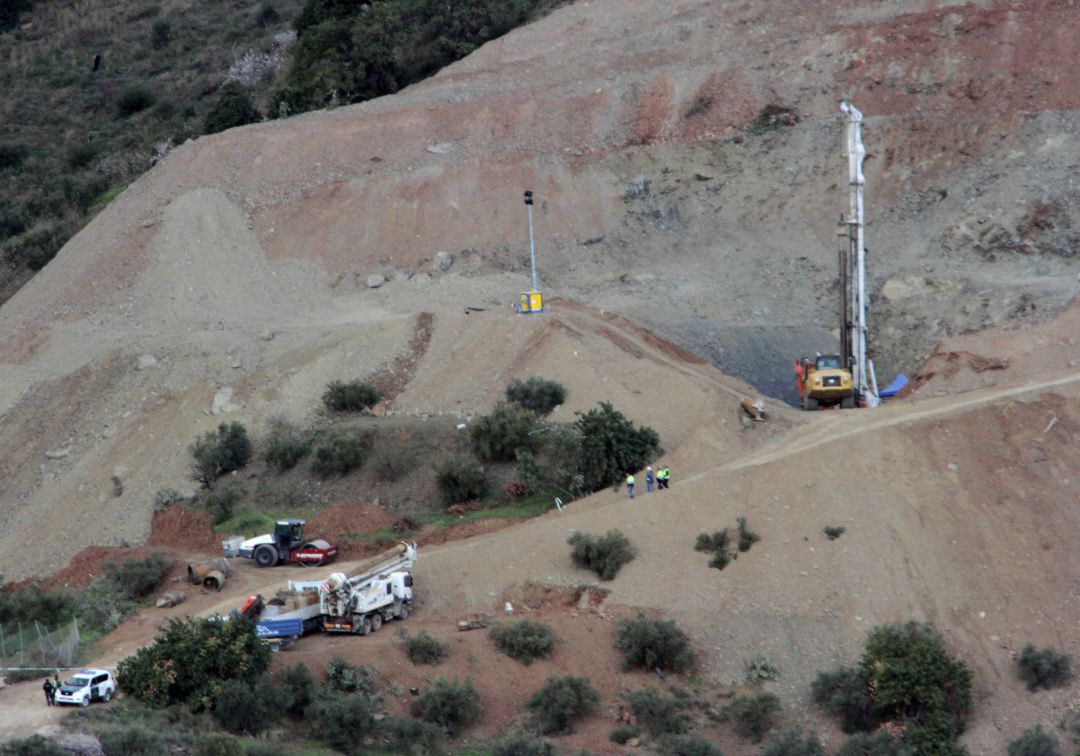 Los mineros que rescatarán a Julen iniciarán la excavacion este lunes