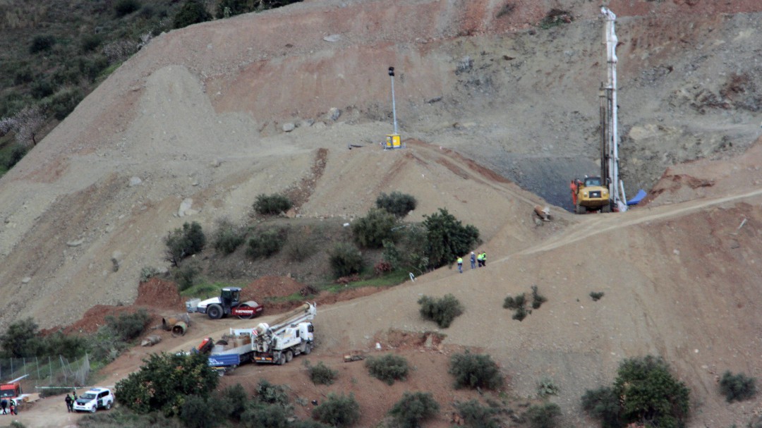Los mineros que rescatarán al pequeño Julen iniciarán la excavación este lunes