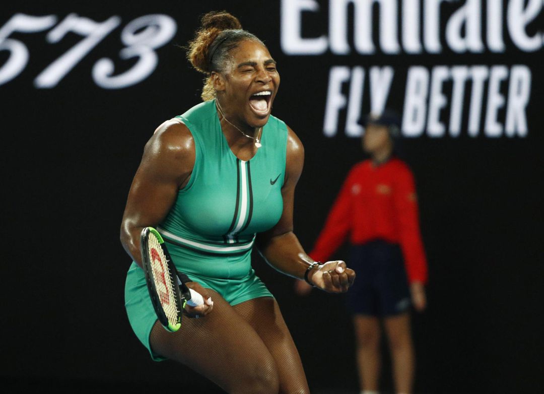 Serena Williams celebra un punto contra Simona Halep. Serena Williams celebra un punto contra Simona Halep.