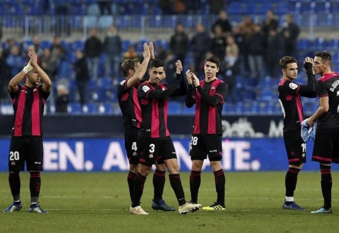 Los jugadores del Reus, tras su victoria ante el Málaga. Los jugadores del Reus, tras su victoria ante el Málaga.