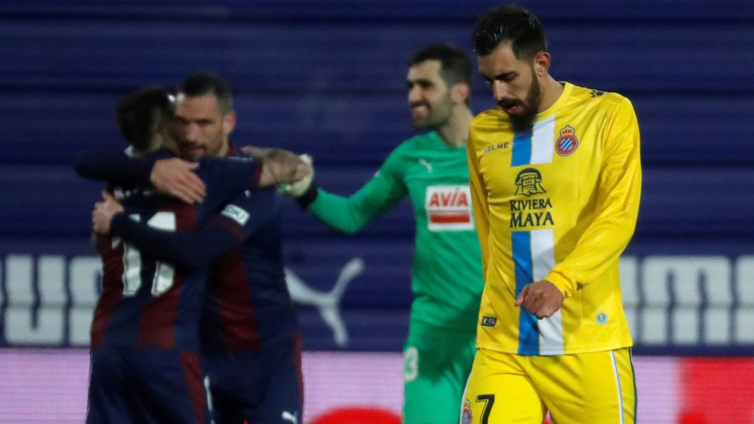 El Éibar agrava la crisis del Espanyol