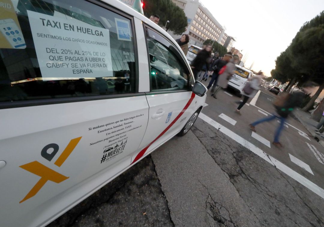 Julio Sanz (Federación del taxi): "Desconfiamos de las administraciones"