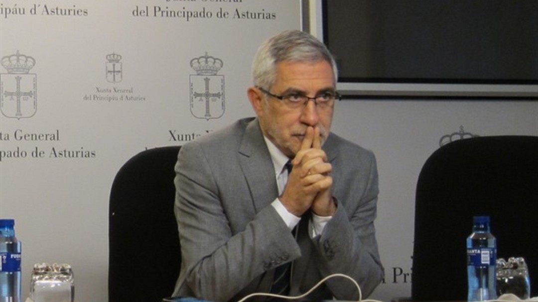 Llamazares dimite como diputado para evitar la ruptura de IU