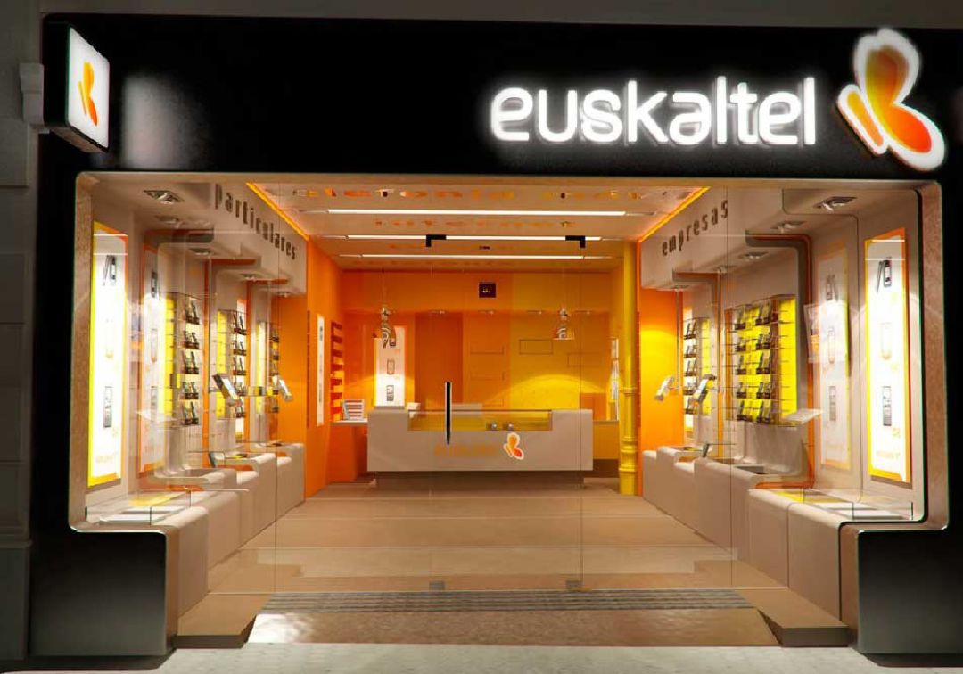 Orange asegura que no estudia comprar Euskaltel pero "siempre analiza opciones para crecer en España"