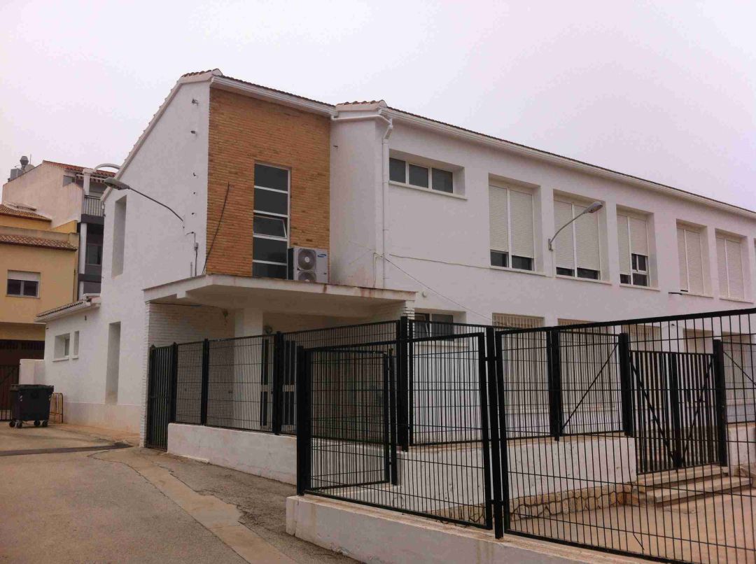 Antiguo colegio de La Xara, que se reconvertirá en el futuro Centro Sociocultural. Antiguo colegio de La Xara, que se reconvertirá en el futuro Centro Sociocultural.