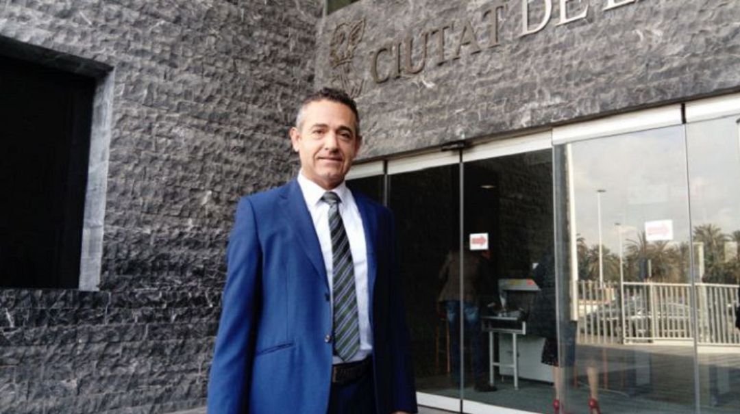 El presidente del Elche, Diego García, en los Juzgados de Elche El presidente del Elche, Diego García, en los Juzgados de Elche
