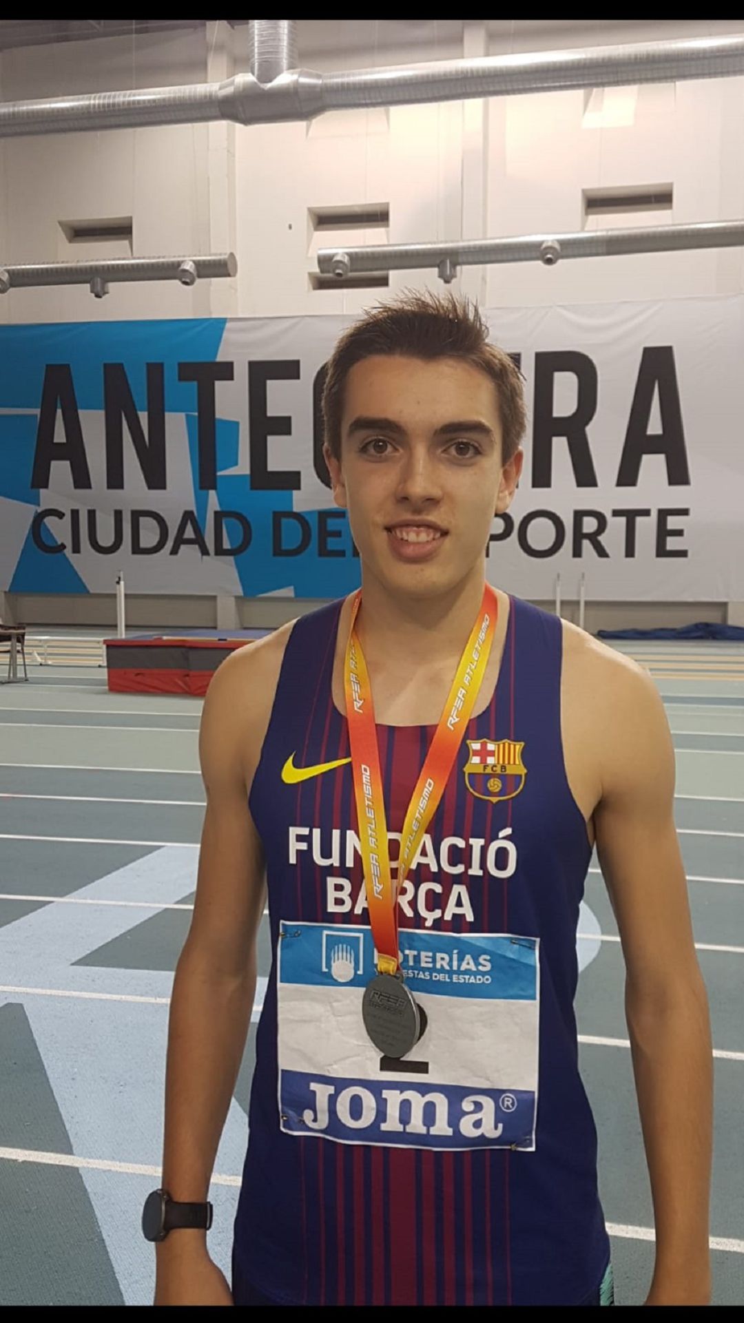 Antonio Tabanera con la medalla de plata Antonio Tabanera con la medalla de plata