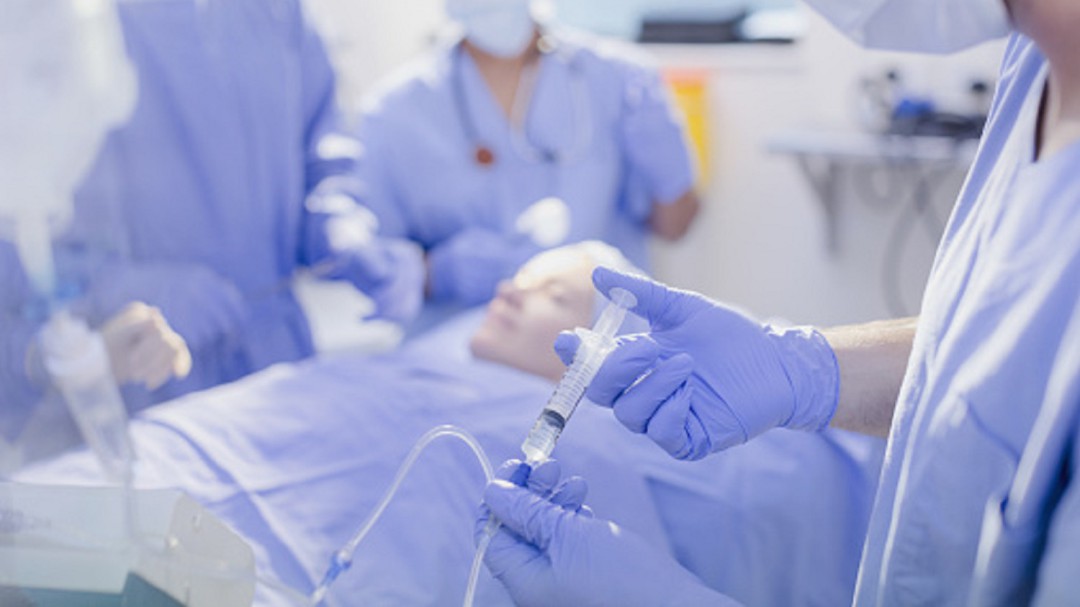 Los quirófanos del Hospital Miguel Servet siguen parados por las tardes