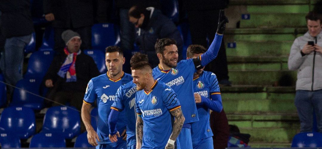El delantero del Getafe CF Jorge Molina (2d) celebra su gol, segundo del equipo ante el Deportivo Alavés. El delantero del Getafe CF Jorge Molina (2d) celebra su gol, segundo del equipo ante el Deportivo Alavés.