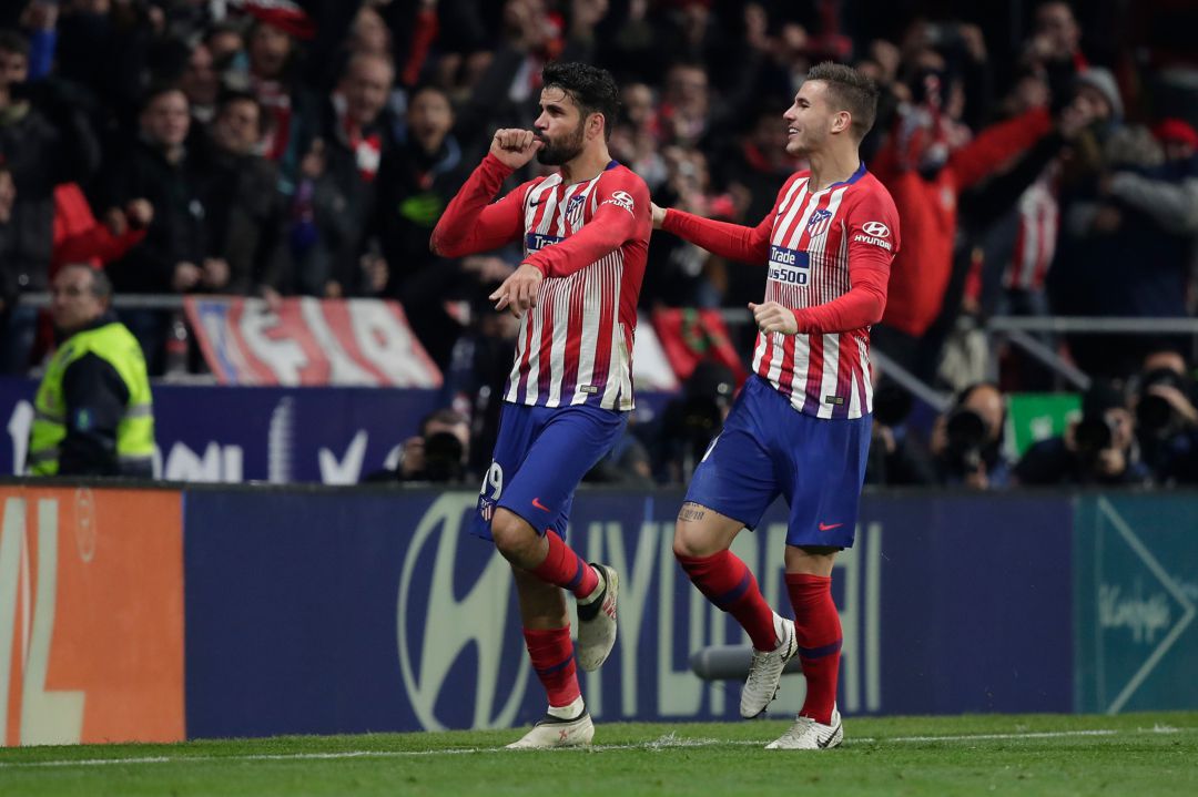 Diego Costa y Lucas Hernández celebran un gol del hispano brasileño. Diego Costa y Lucas Hernández celebran un gol del hispano brasileño.