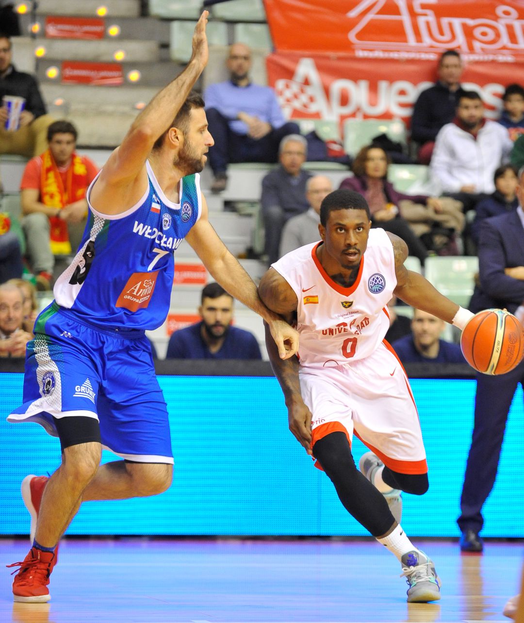 El UCAM Murcia CB sella el primer puesto del Grupo A ante el Anwil (78-70) El UCAM Murcia CB sella el primer puesto del Grupo A ante el Anwil (78-70)