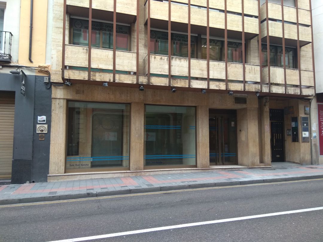 Sala Don Sancho en la calle del mismo nombre de Palencia Sala Don Sancho en la calle del mismo nombre de Palencia