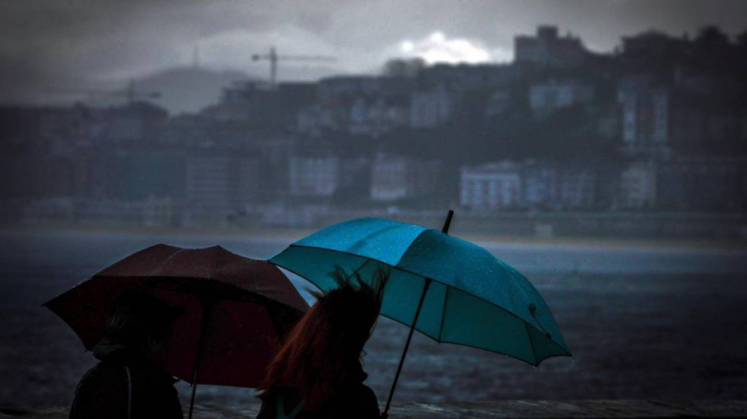 San Sebastián activa el nuevo protocolo Haizeak para días de viento fuerte