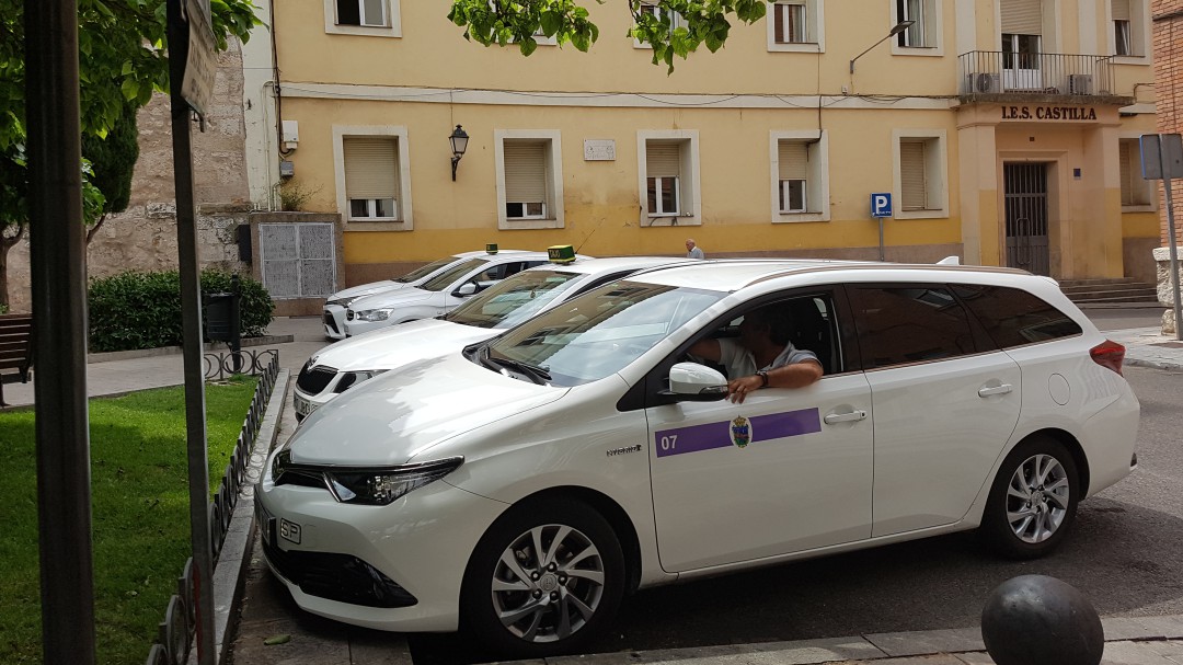 Los taxistas denuncian que en Guadalajara trabajan 20 VTC aunque solo existan 3 licencias