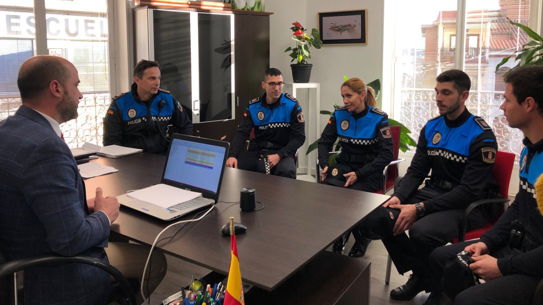 Colmenar Viejo da la bienvenida a sus nuevos 4 policías locales