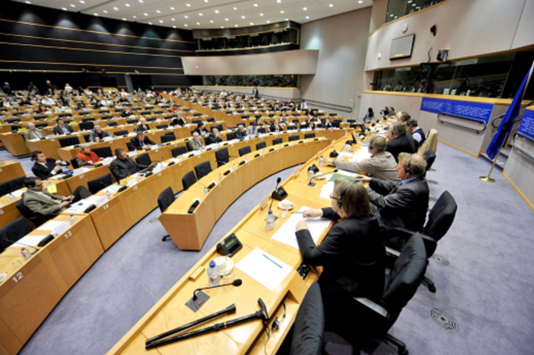 El consenso entre PP y PSOE consigue que la Eurocámara vote a favor de que la despoblación sea prioridad en el reparto de los fondos europeos 2021-2027 El consenso entre PP y PSOE consigue que la Eurocámara vote a favor de que la despoblación sea prioridad en el reparto de los fondos europeos 2021-2027