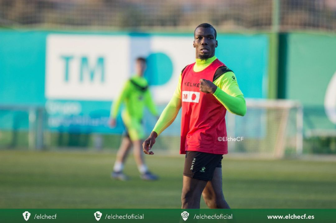 Florentin Pogba en un entrenamiento con el Elche Florentin Pogba en un entrenamiento con el Elche