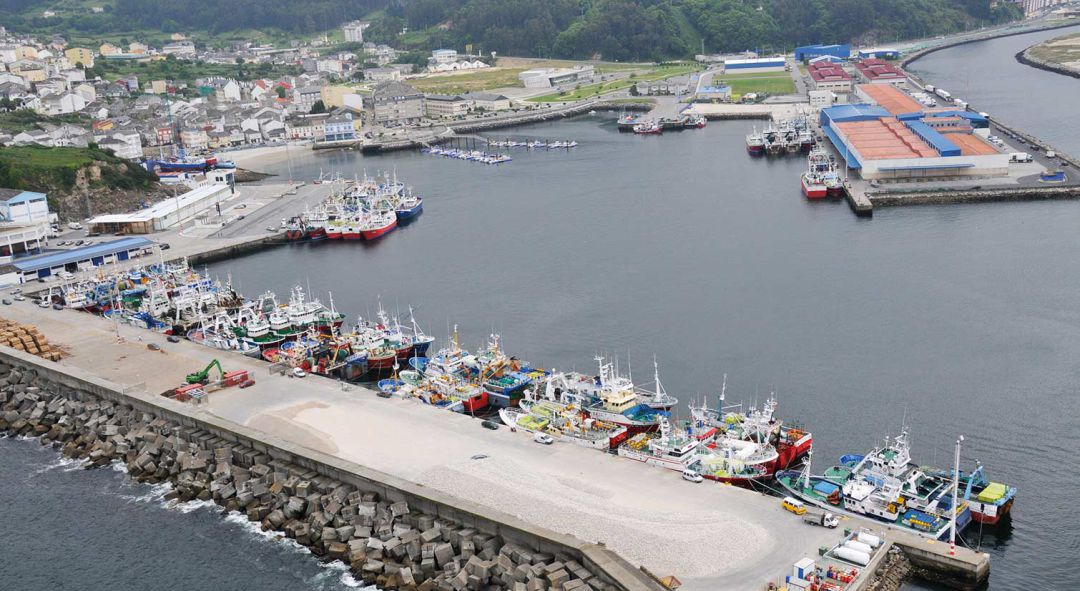 Puerto Celeiro, donde este mediodía atracó el mercante Muros. Puerto Celeiro, donde este mediodía atracó el mercante Muros.