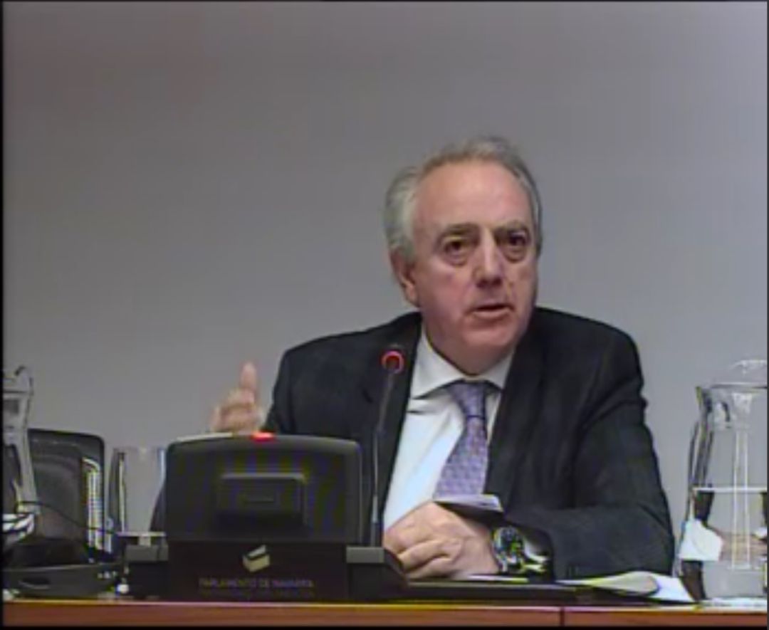 Miguel Sanz en la comparecencia parlamentaria sobre Caja Navarra Miguel Sanz en la comparecencia parlamentaria sobre Caja Navarra