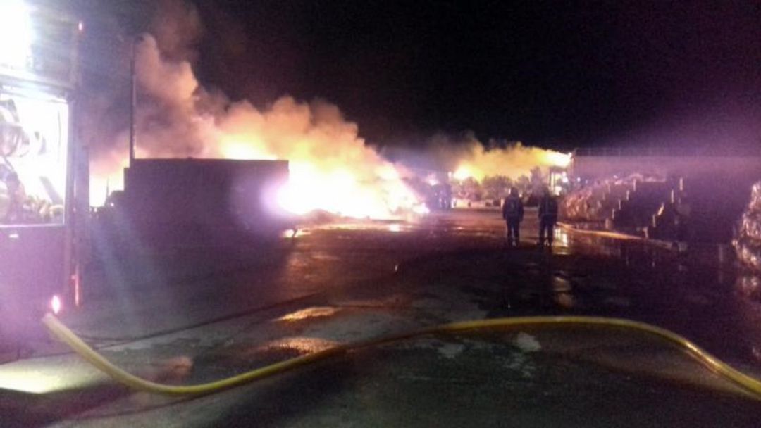 Imágenes del incendio en la planta de Pradejón Imágenes del incendio en la planta de Pradejón