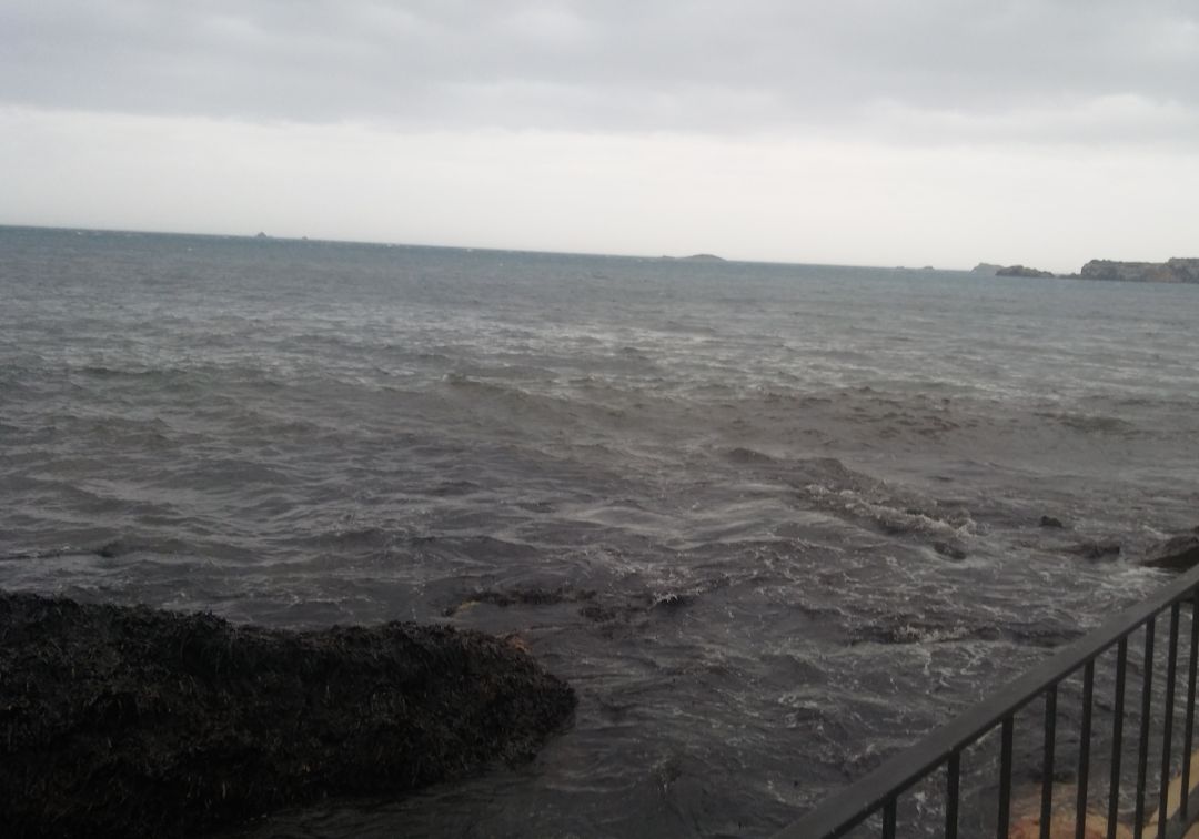 El temporal obliga a cerrar de nuevo el puerto de la Savina