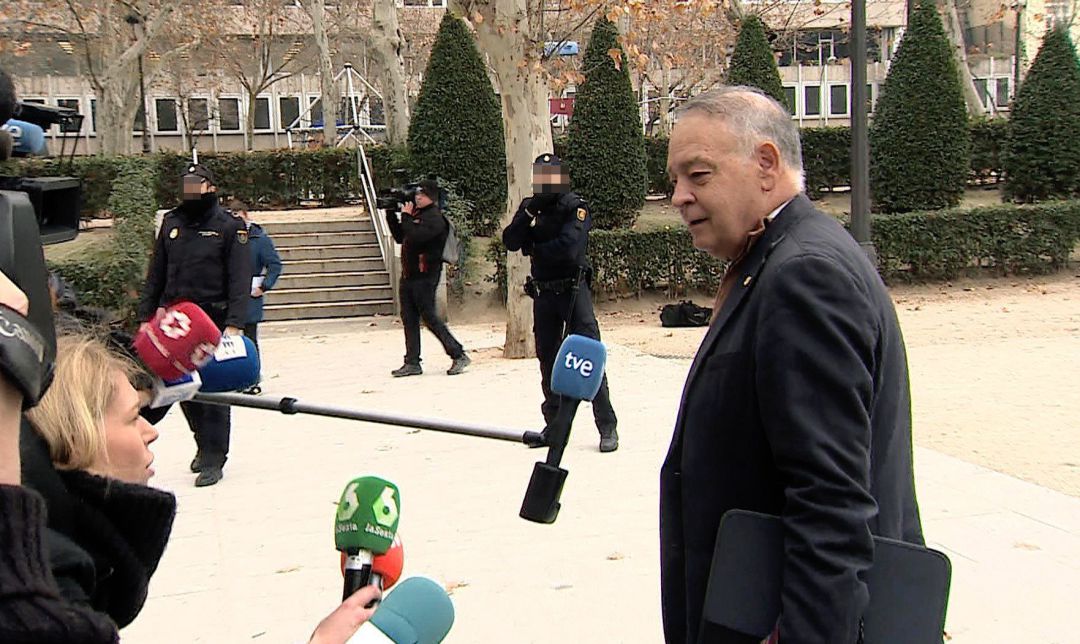 El ex número dos de la Policía Nacional Eugenio Pino a su salida de la Audiencia Nacional El ex número dos de la Policía Nacional Eugenio Pino a su salida de la Audiencia Nacional