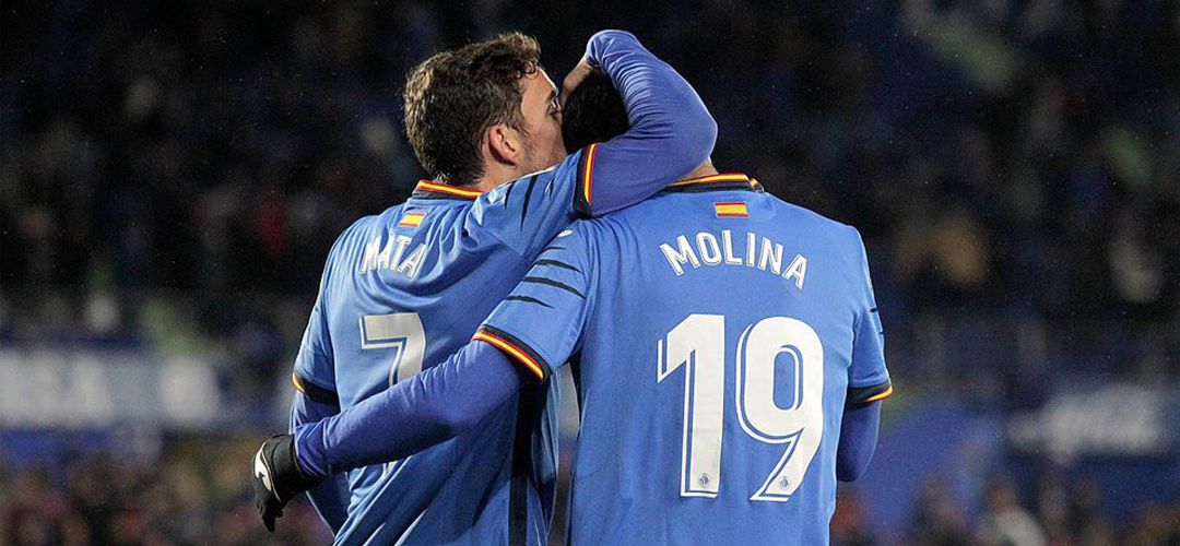 Jaime Mata (7) y Jorge Molina (19) celebran el gol conseguido por este último en el partido de ida de cuartos de final de Copa del Rey ante el Valencia C.F. Jaime Mata (7) y Jorge Molina (19) celebran el gol conseguido por este último en el partido de ida de cuartos de final de Copa del Rey ante el Valencia C.F.