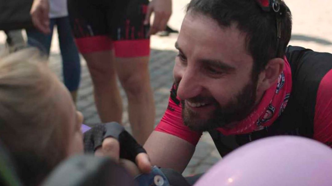 Dani Rovira: "Hace tiempo que entendí que debía canalizar mi fama hacia cosas más importantes que yo mismo" Dani Rovira: "Hace tiempo que entendí que debía canalizar mi fama hacia cosas más importantes que yo mismo"