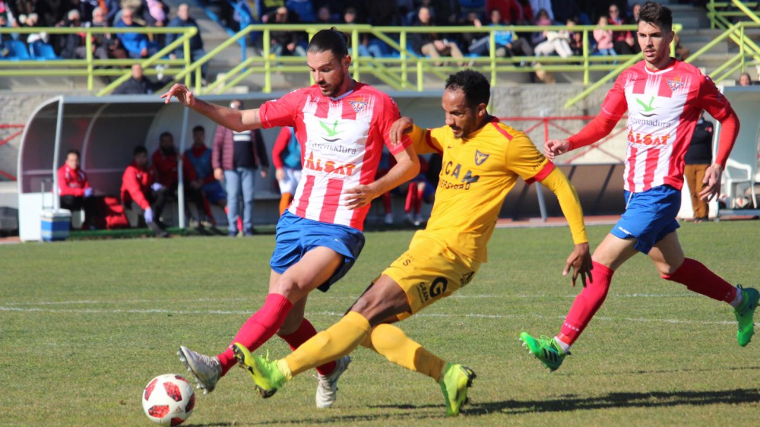 El UCAM, que quiere a Sekou Gassa, tropieza en Don Benito (0-0) y el Jumilla gana en Granada