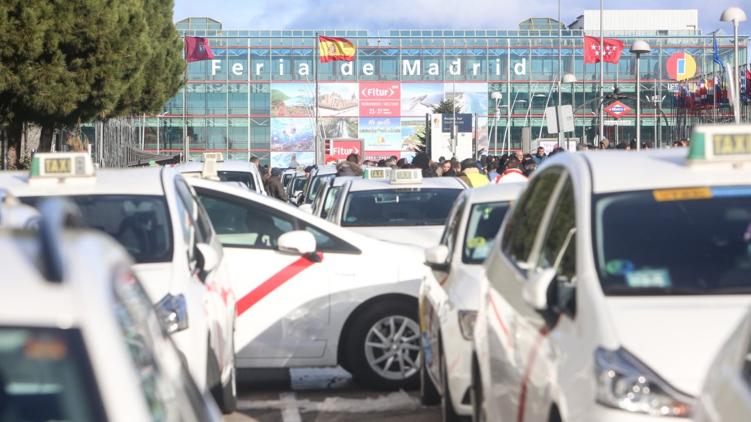 El PP anuncia una ley para devolver al Gobierno la competencia para regular las VTC en toda España