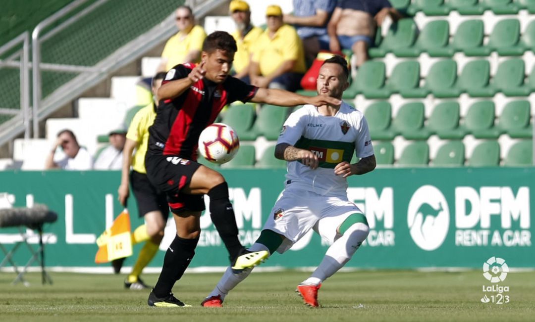 Una momento del Elche-Reus de la 1ª vuelta en el Martínez Valero Una momento del Elche-Reus de la 1ª vuelta en el Martínez Valero