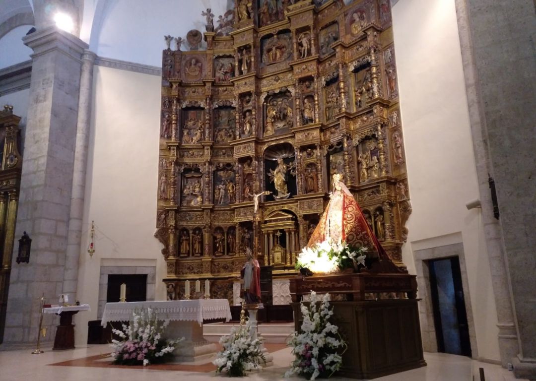 La Virgen de Riánsares reúne a sus fieles con motivo de su despedida La Virgen de Riánsares reúne a sus fieles con motivo de su despedida