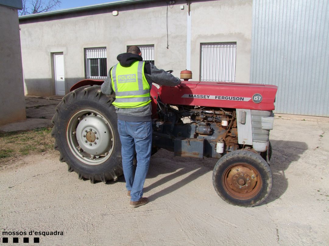 Operació policial que ha permès la detenció de sis persones pel robatori de vehicls i maquinària agricola Operació policial que ha permès la detenció de sis persones pel robatori de vehicls i maquinària agricola