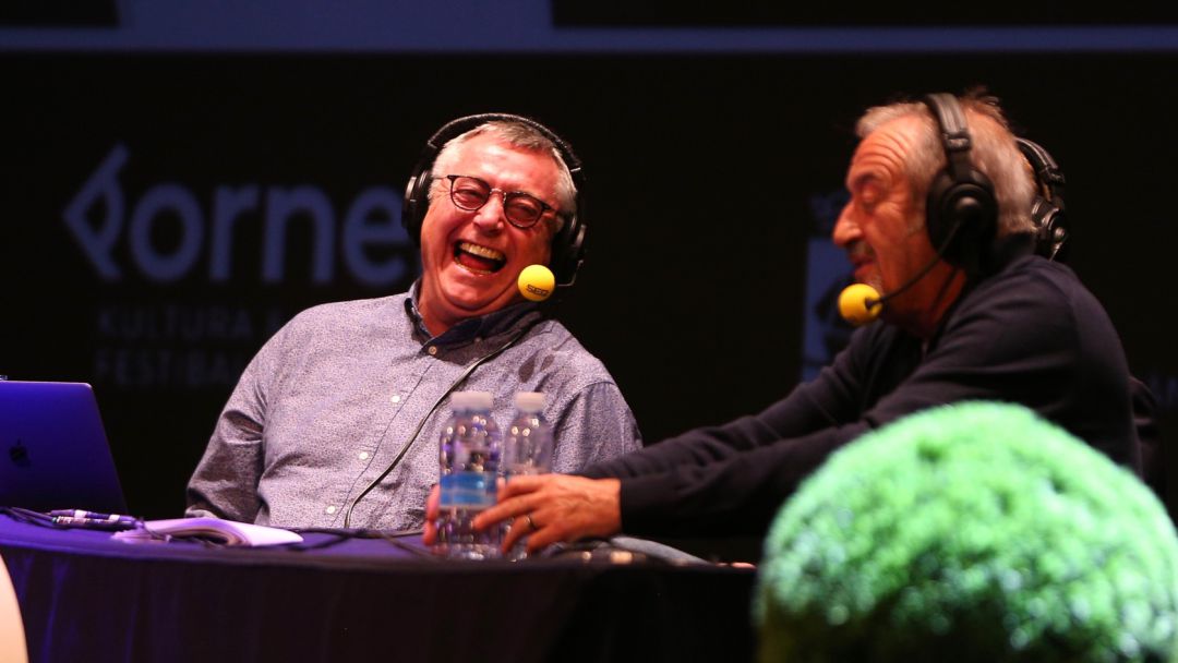 Michael Robinson y Karlos Arguiñano, durante la grabación en el Teatro Principal de 'Acento Robinson'. Michael Robinson y Karlos Arguiñano, durante la grabación en el Teatro Principal de 'Acento Robinson'.