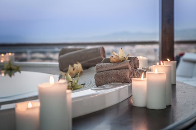 Los principales clientes de los hoteles para adultos son padres de familia que buscan tranquilidad cuando viajan sin sus hijos Los principales clientes de los hoteles para adultos son padres de familia que buscan tranquilidad cuando viajan sin sus hijos