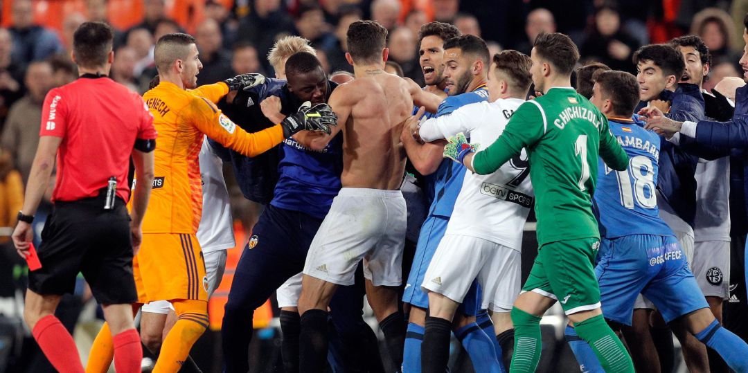 Imagen de la tangana final en Mestalla Imagen de la tangana final en Mestalla