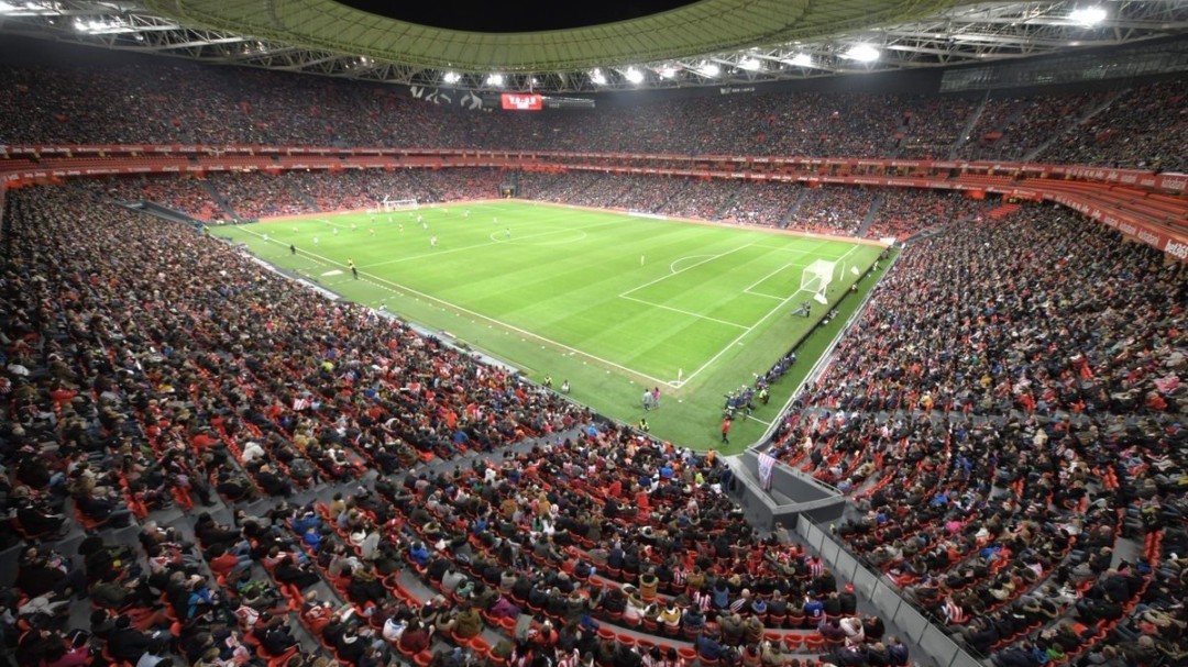 Derrota en el campo pero victoria en las gradas