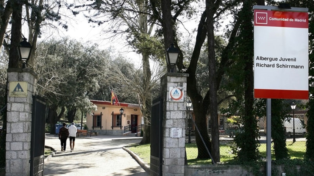 La Comunidad va a privatizar la gestión de un albergue para trasladar a MENAS