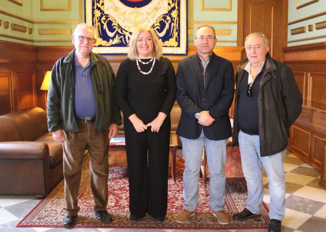 La alcaldesa de Motril, Flor Almón, se reune con los representantes de la Comunidad de Regantes del Bajo Guadalfeo La alcaldesa de Motril, Flor Almón, se reune con los representantes de la Comunidad de Regantes del Bajo Guadalfeo