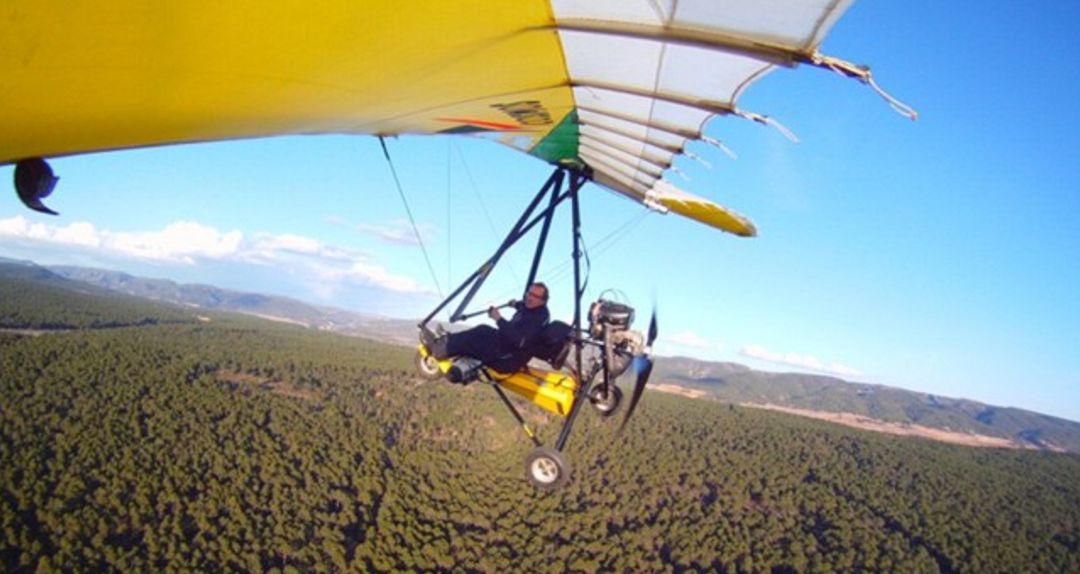 Vuelo en ultraligero sobre la Serranía de Cuenca. Vuelo en ultraligero sobre la Serranía de Cuenca.