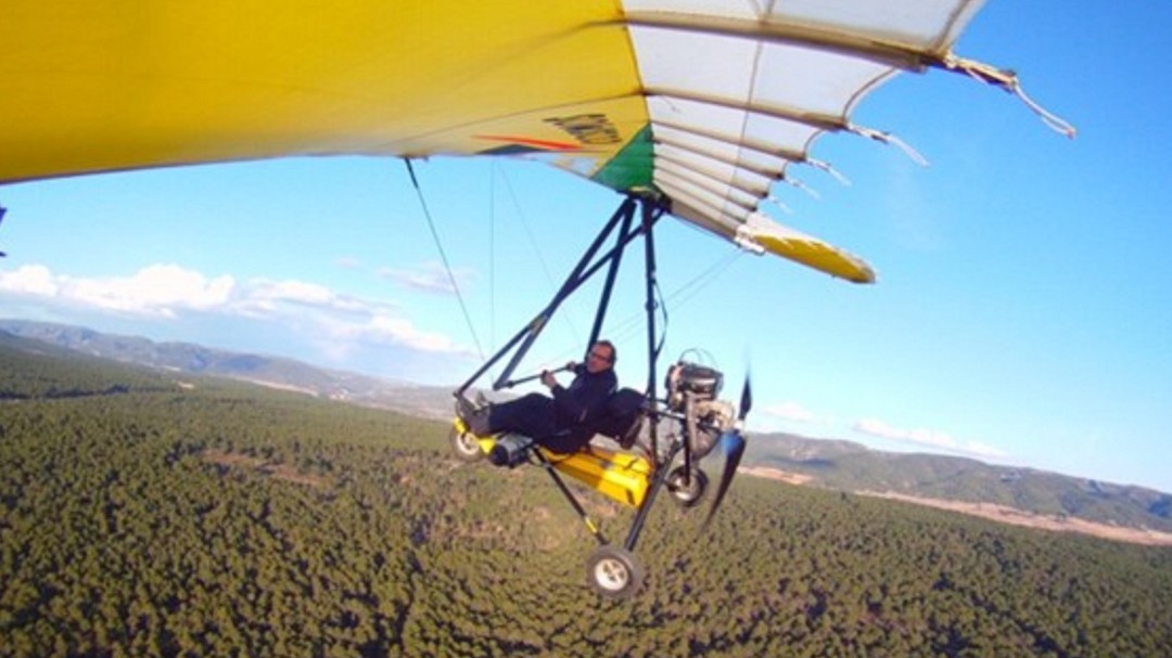 Descubre cómo es Cuenca desde el cielo con los vuelos en ultraligero