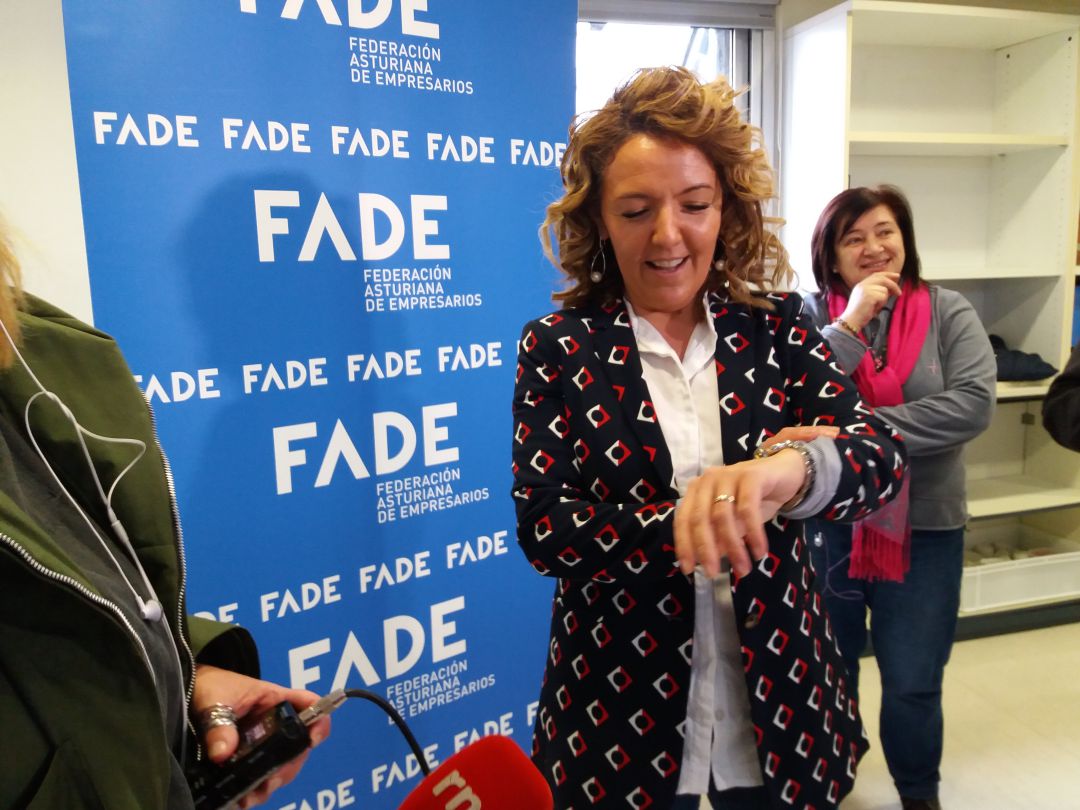 La candidata aprecia mucho su tiempo y afirma que no perderá ni un minuto en su supuesto enfrentamiento con la dirección regional del partido. La candidata aprecia mucho su tiempo y afirma que no perderá ni un minuto en su supuesto enfrentamiento con la dirección regional del partido.