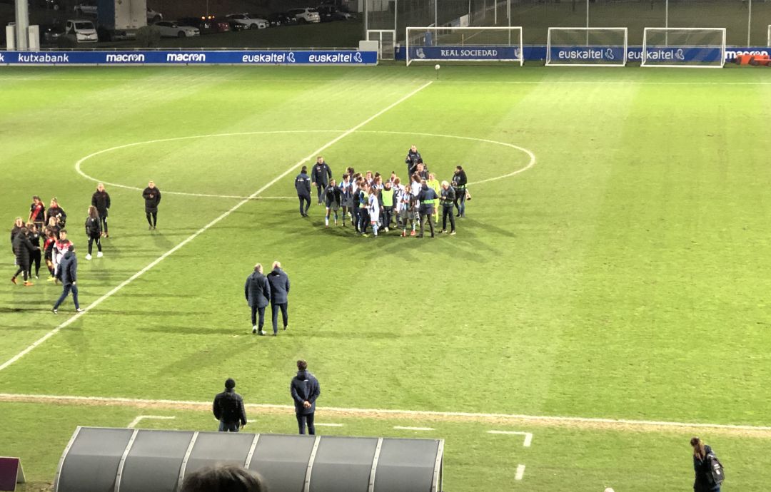 Las jugadoras de la Real celebran la clasificación para las semifinales Las jugadoras de la Real celebran la clasificación para las semifinales