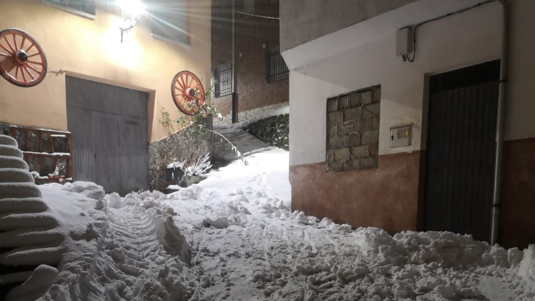 Quintana de Fuseros, incomunicada toda la tarde por la nieve