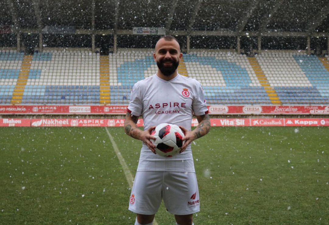 Jiménez se vistió de blanco en medio de la nieve Jiménez se vistió de blanco en medio de la nieve